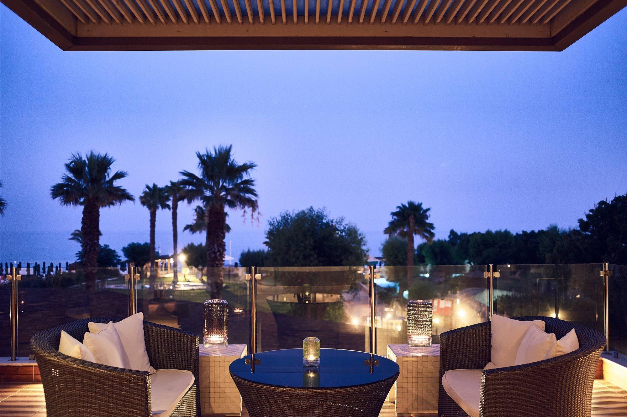 Esperos Palace & 4*